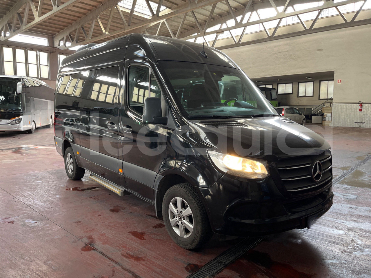 Mercedes-Benz Sprinter - 대형 버스 : 사진 1 Mercedes-Benz Sprinter - 대형 버스 : 사진 1
