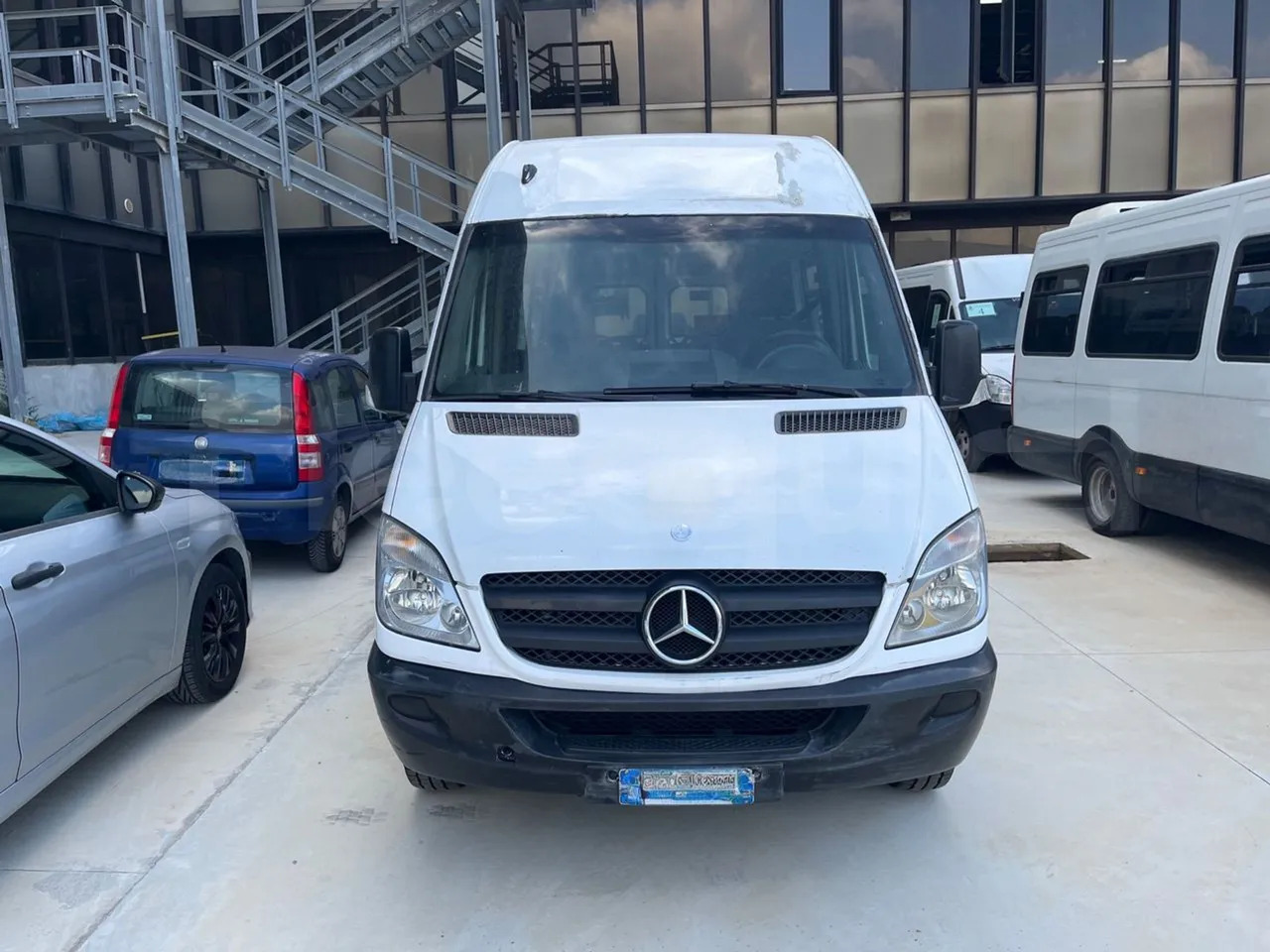 Mercedes-Benz Sprinter - 대형 버스 : 사진 2 Mercedes-Benz Sprinter - 대형 버스 : 사진 2