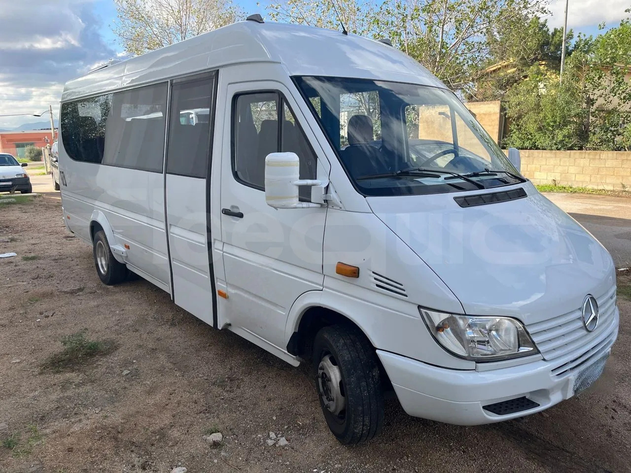 Mercedes-Benz Sprinter - 교외 버스 : 사진 1 Mercedes-Benz Sprinter - 교외 버스 : 사진 1