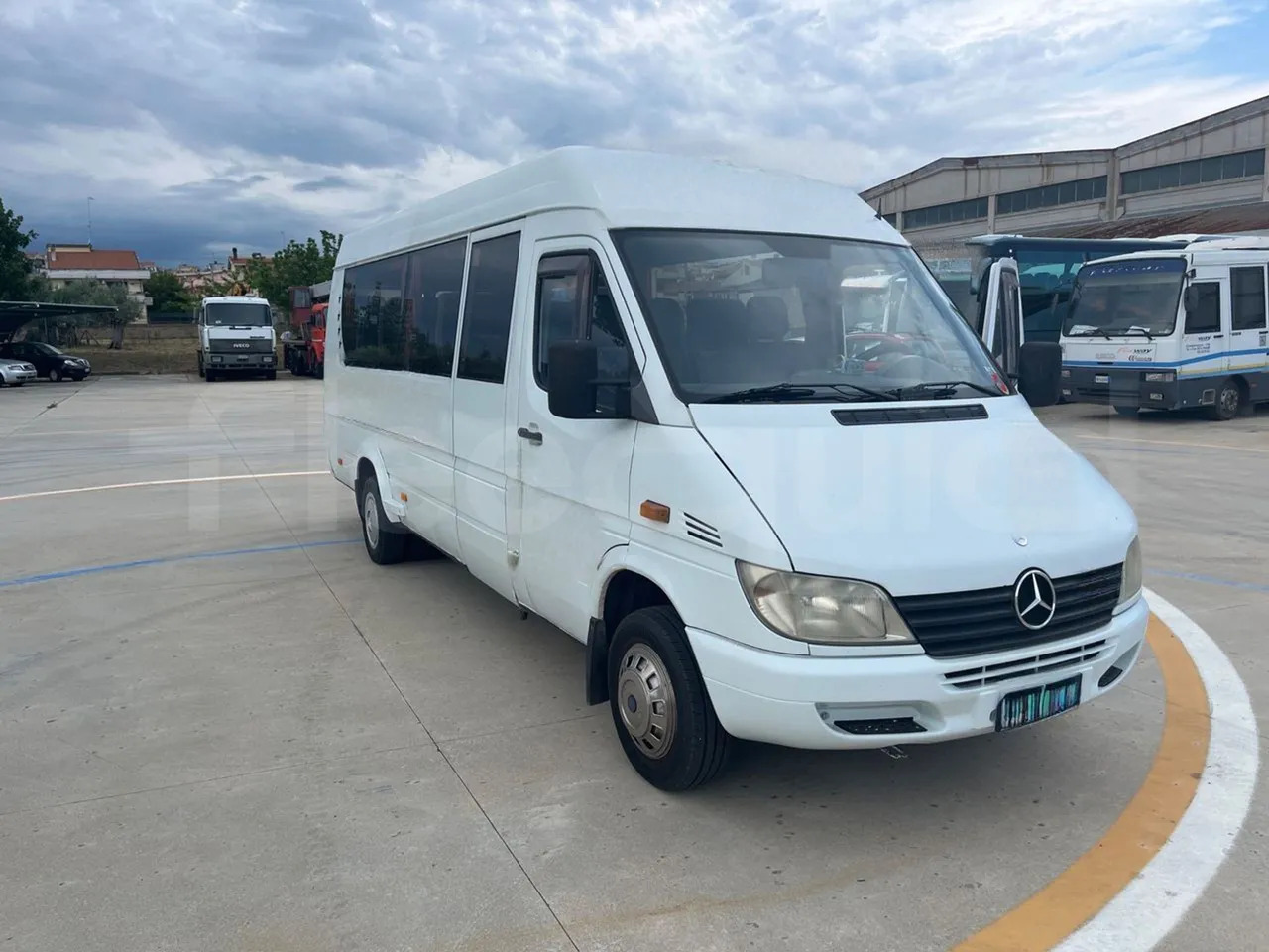 Mercedes-Benz Sprinter - 소형 버스, 승합차 : 사진 1 Mercedes-Benz Sprinter - 소형 버스, 승합차 : 사진 1