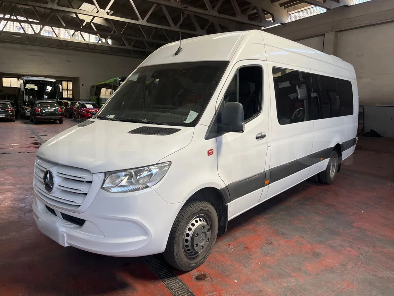Mercedes-Benz Sprinter - 소형 버스, 승합차 : 사진 4 Mercedes-Benz Sprinter - 소형 버스, 승합차 : 사진 4