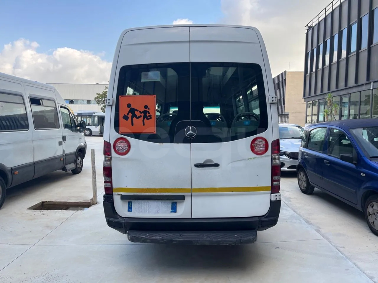 Mercedes-Benz Sprinter - 대형 버스 : 사진 5 Mercedes-Benz Sprinter - 대형 버스 : 사진 5