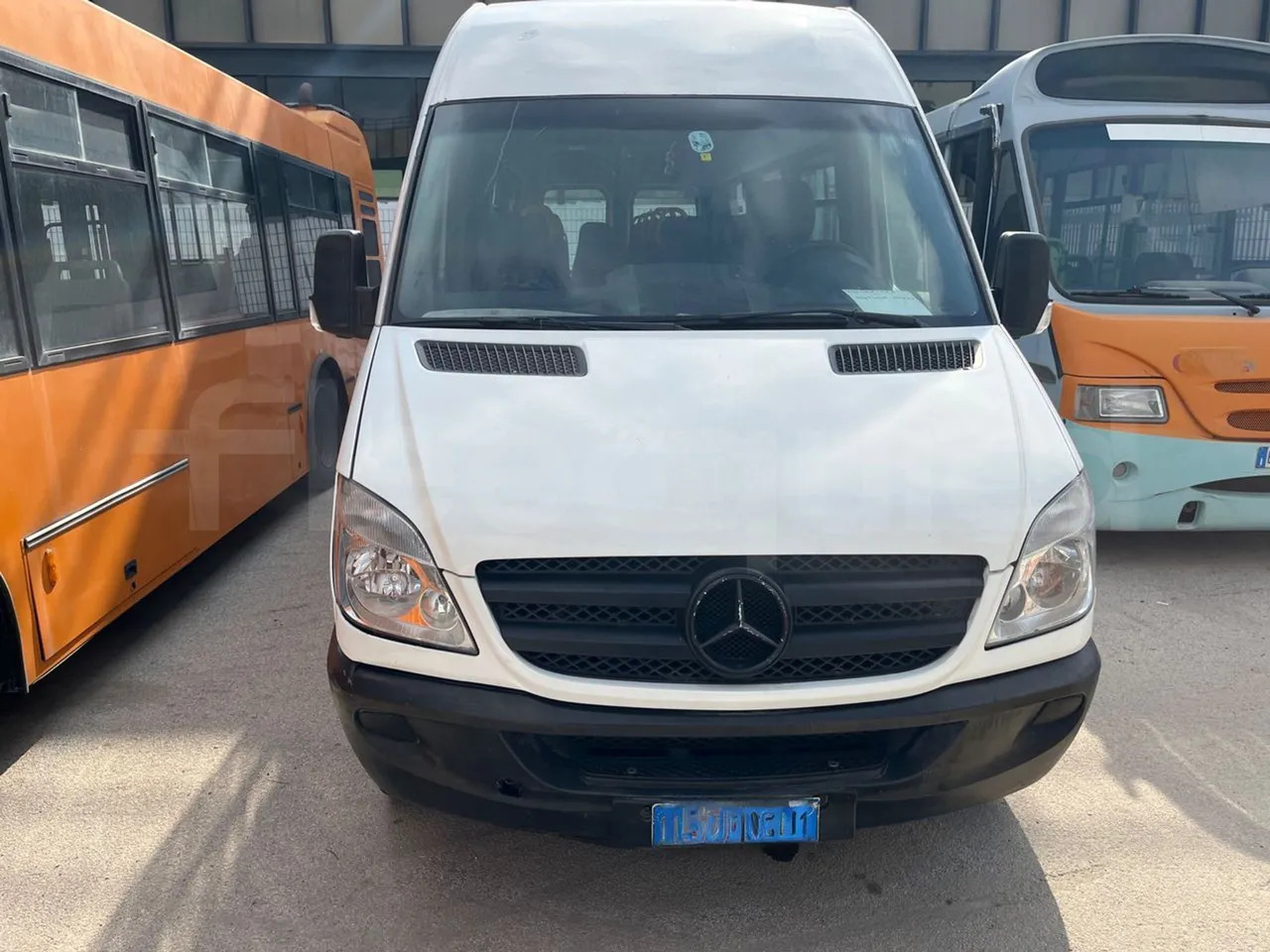 Mercedes-Benz Sprinter - 소형 버스, 승합차 : 사진 2 Mercedes-Benz Sprinter - 소형 버스, 승합차 : 사진 2