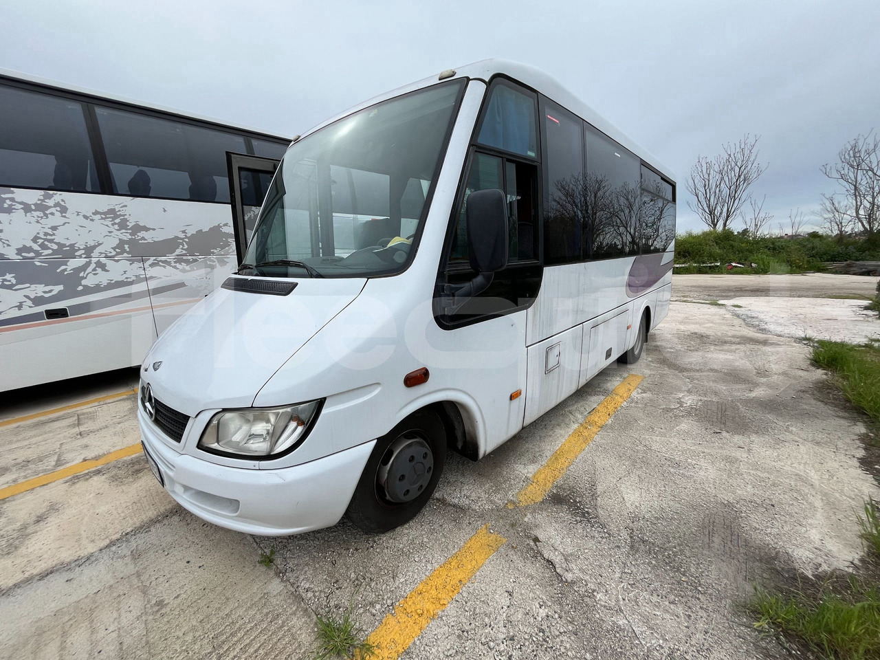 Mercedes-Benz Sprinter - 대형 버스 : 사진 3 Mercedes-Benz Sprinter - 대형 버스 : 사진 3