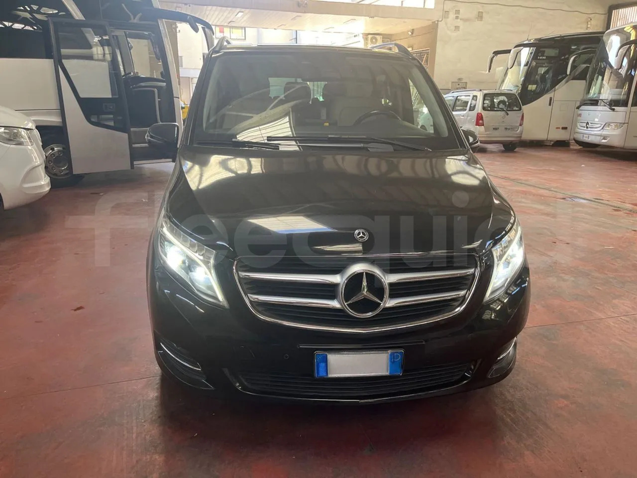 Mercedes-Benz Viano - 소형 버스, 승합차 : 사진 2 Mercedes-Benz Viano - 소형 버스, 승합차 : 사진 2