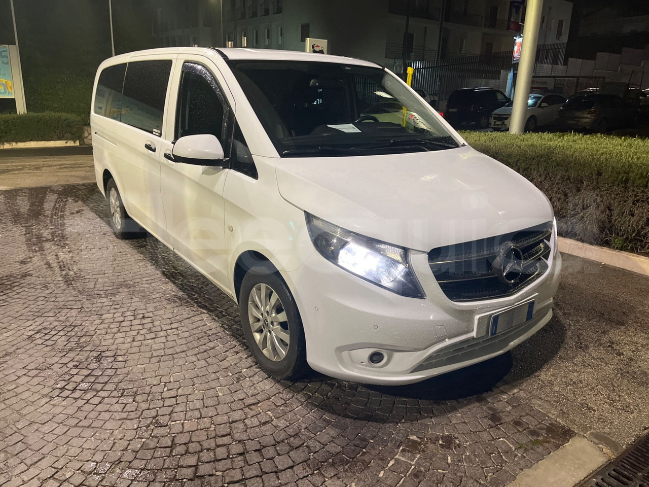 Mercedes-Benz Vito Tourer - 대형 버스 : 사진 1 Mercedes-Benz Vito Tourer - 대형 버스 : 사진 1