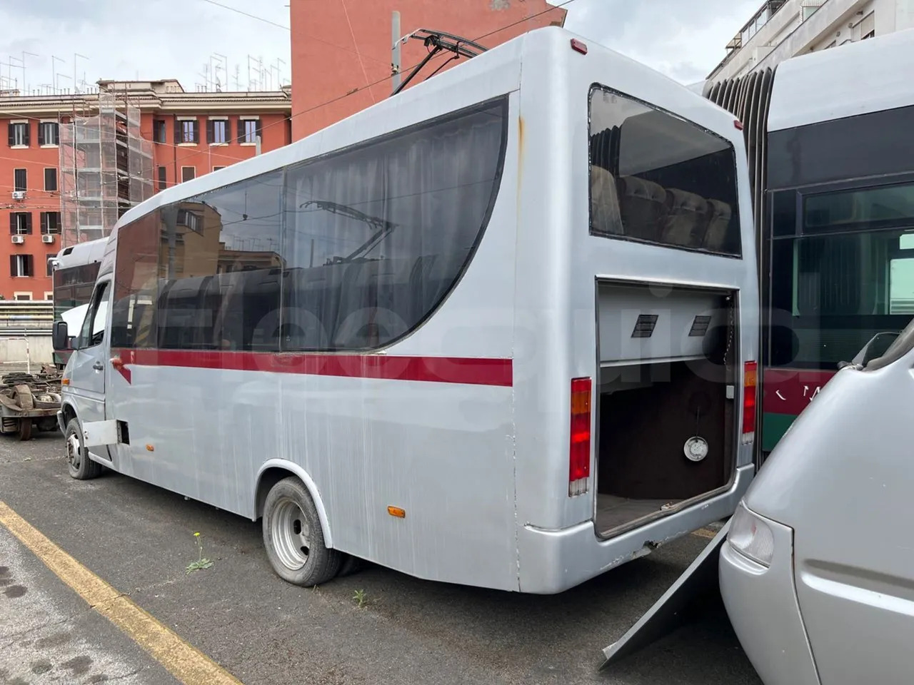 N. 2 Mercedes-Benz 414T - 소형 버스, 승합차 : 사진 5 N. 2 Mercedes-Benz 414T - 소형 버스, 승합차 : 사진 5