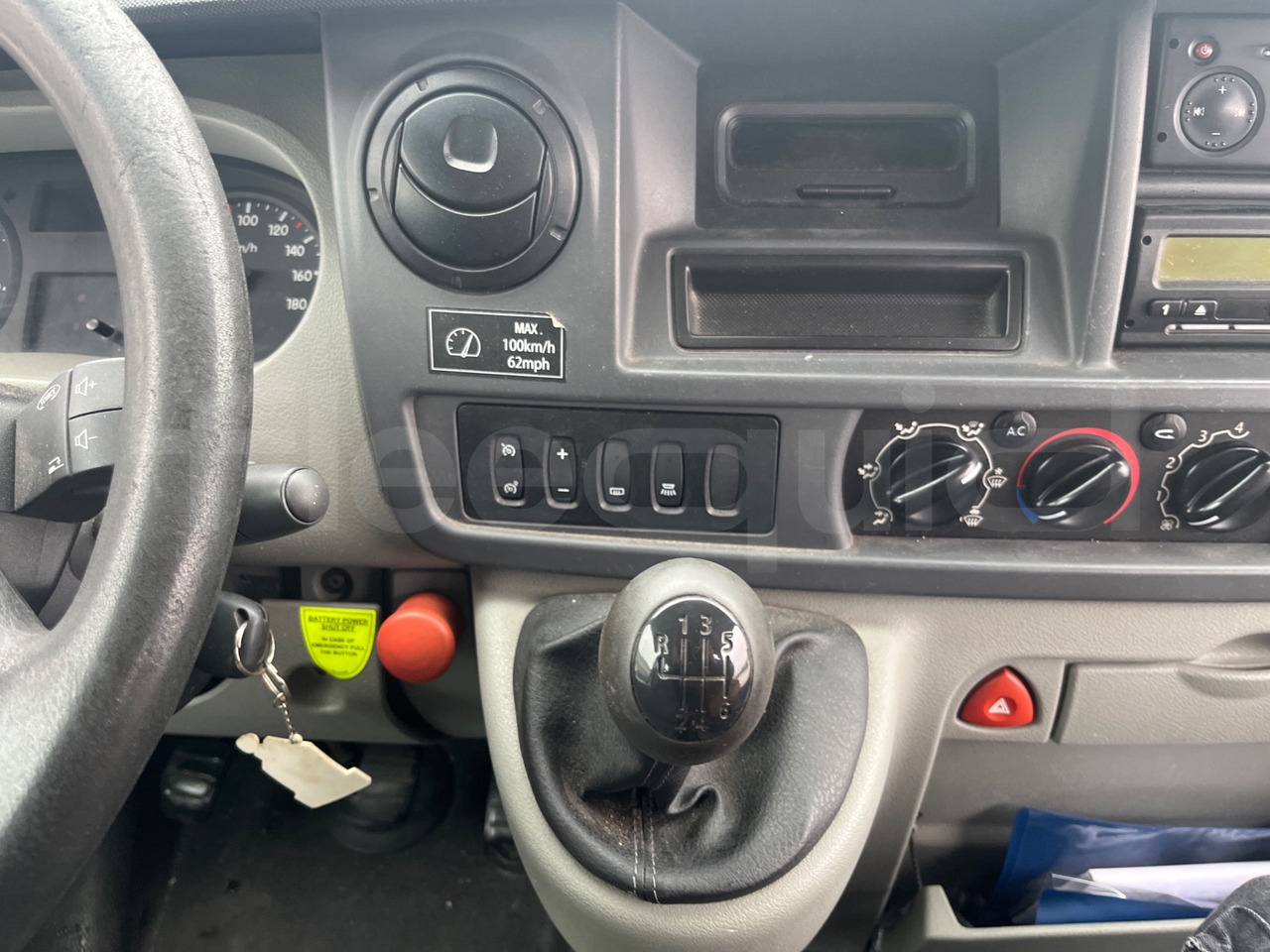 Nissan Interstar - 소형 버스, 승합차 : 사진 2 Nissan Interstar - 소형 버스, 승합차 : 사진 2