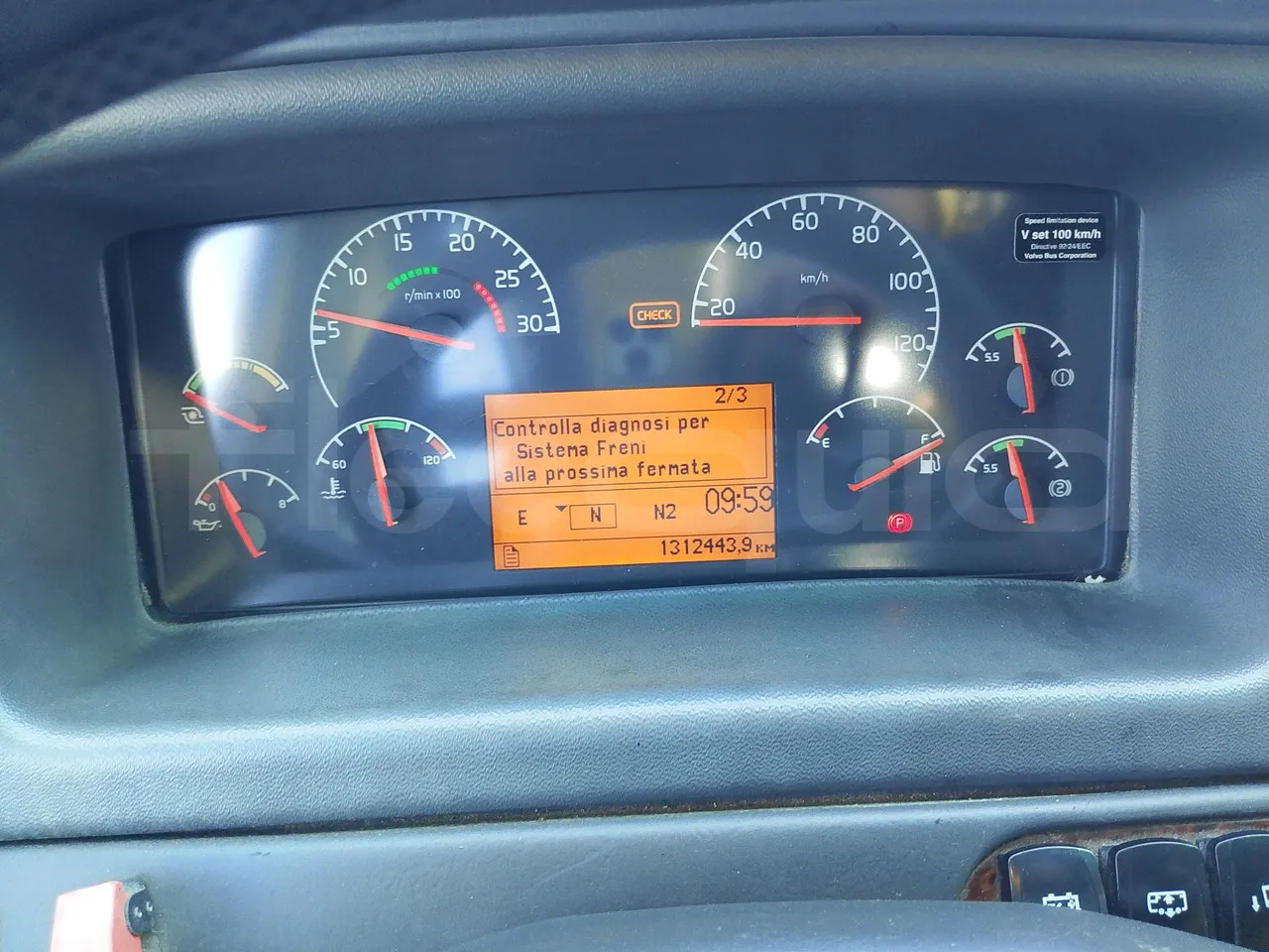 Volvo Barbi Genesis - 대형 버스 : 사진 3 Volvo Barbi Genesis - 대형 버스 : 사진 3