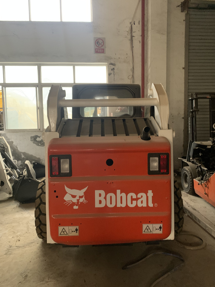 BOBCAT S185 - 스키드 스티어 로더 : 사진 4 BOBCAT S185 - 스키드 스티어 로더 : 사진 4