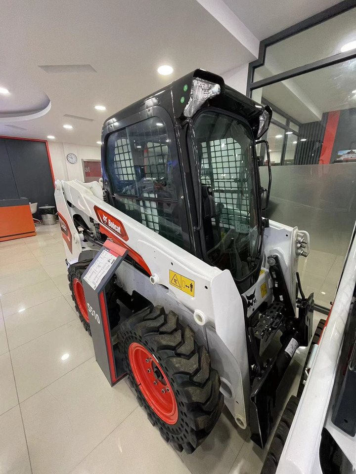 BOBCAT S510 C4 - 스키드 스티어 로더 : 사진 3 BOBCAT S510 C4 - 스키드 스티어 로더 : 사진 3