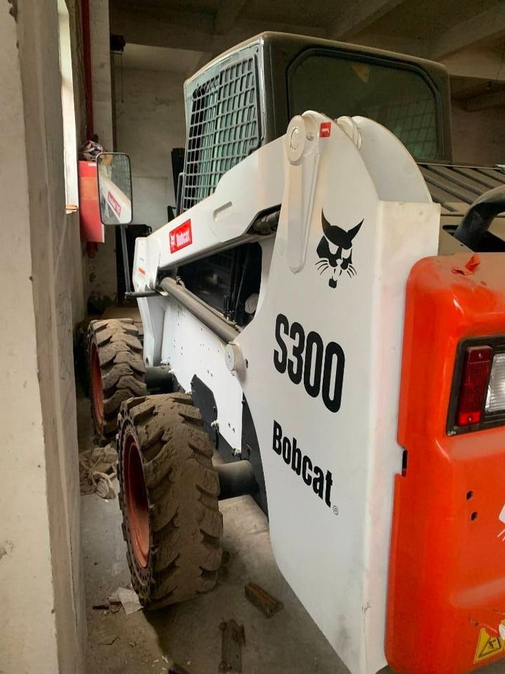 Bobcat S 300 - 스키드 스티어 로더 : 사진 4 Bobcat S 300 - 스키드 스티어 로더 : 사진 4