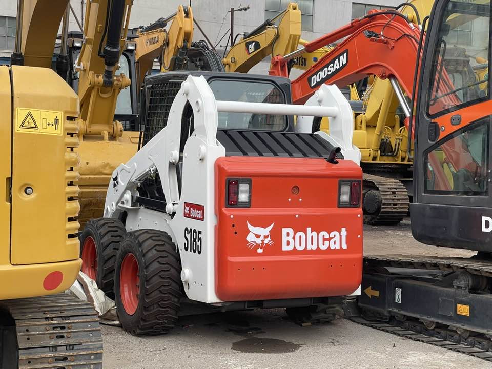 Bobcat S185 S185 - 스키드 스티어 로더 : 사진 4 Bobcat S185 S185 - 스키드 스티어 로더 : 사진 4