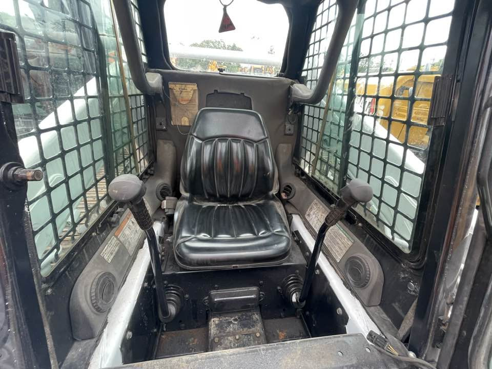 Bobcat S185 S185 - 스키드 스티어 로더 : 사진 2 Bobcat S185 S185 - 스키드 스티어 로더 : 사진 2
