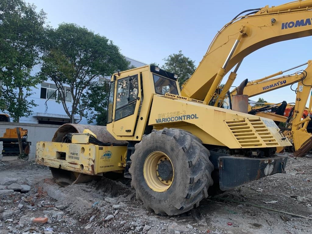 Bomag BW 225 D-3 - 로드 롤러 : 사진 1 Bomag BW 225 D-3 - 로드 롤러 : 사진 1