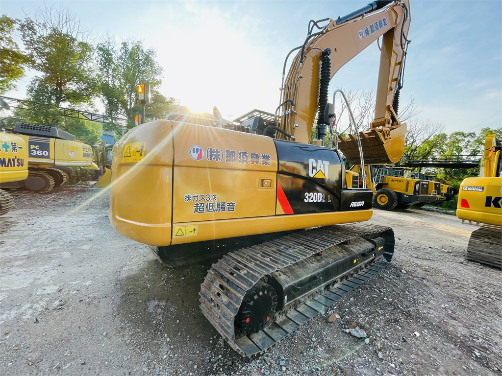 CAT 320D2 L - 굴착기 : 사진 1 CAT 320D2 L - 굴착기 : 사진 1