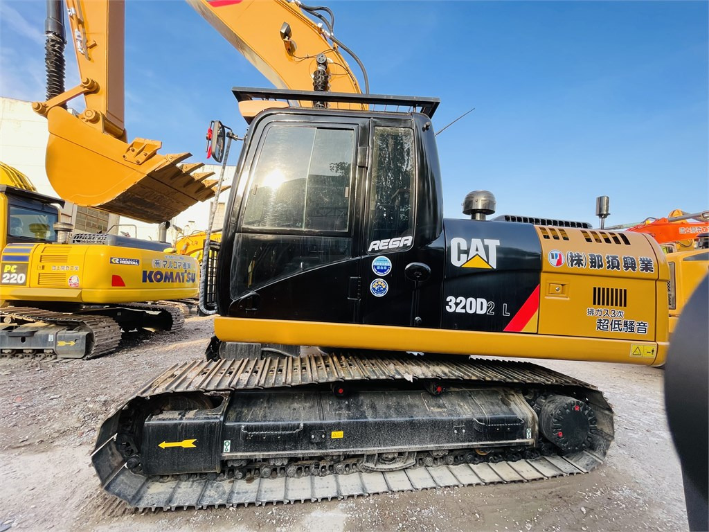 CAT 320D2 L - 굴착기 : 사진 4 CAT 320D2 L - 굴착기 : 사진 4