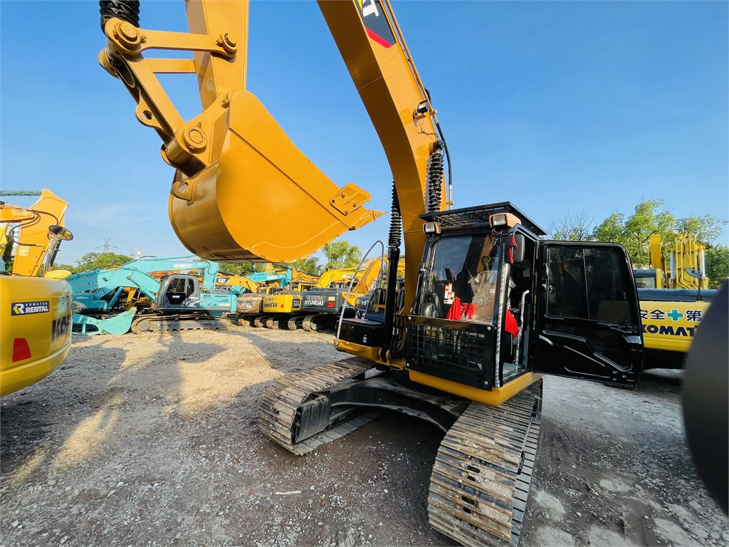 CAT 320D2 L - 굴착기 : 사진 2 CAT 320D2 L - 굴착기 : 사진 2