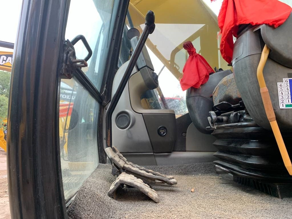 CAT 323 D L - 크롤러 굴삭기 : 사진 5 CAT 323 D L - 크롤러 굴삭기 : 사진 5