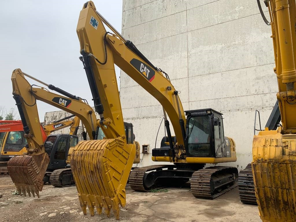CAT 323 D L - 크롤러 굴삭기 : 사진 1 CAT 323 D L - 크롤러 굴삭기 : 사진 1