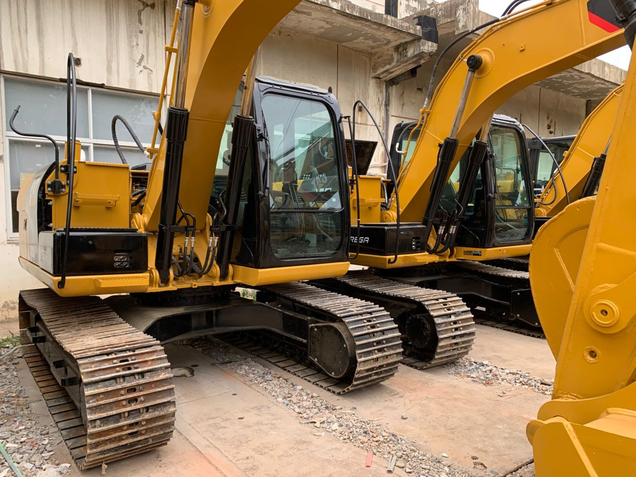 CATERPILLAR 312D2GC - 크롤러 굴삭기 : 사진 1 CATERPILLAR 312D2GC - 크롤러 굴삭기 : 사진 1