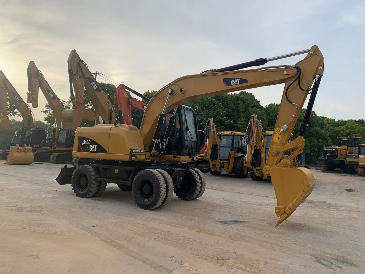 CATERPILLAR 315D - 휠 굴삭기 : 사진 3 CATERPILLAR 315D - 휠 굴삭기 : 사진 3