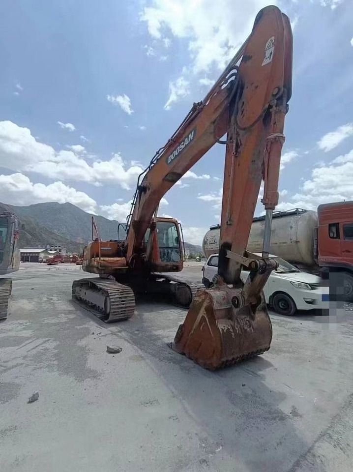 Doosan DH225LC-9 - 크롤러 굴삭기 : 사진 2 Doosan DH225LC-9 - 크롤러 굴삭기 : 사진 2
