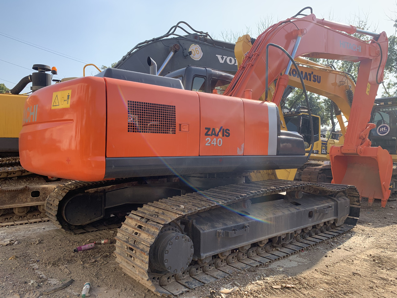 HITACHI ZAXIS240 - 휠 굴삭기 : 사진 2 HITACHI ZAXIS240 - 휠 굴삭기 : 사진 2