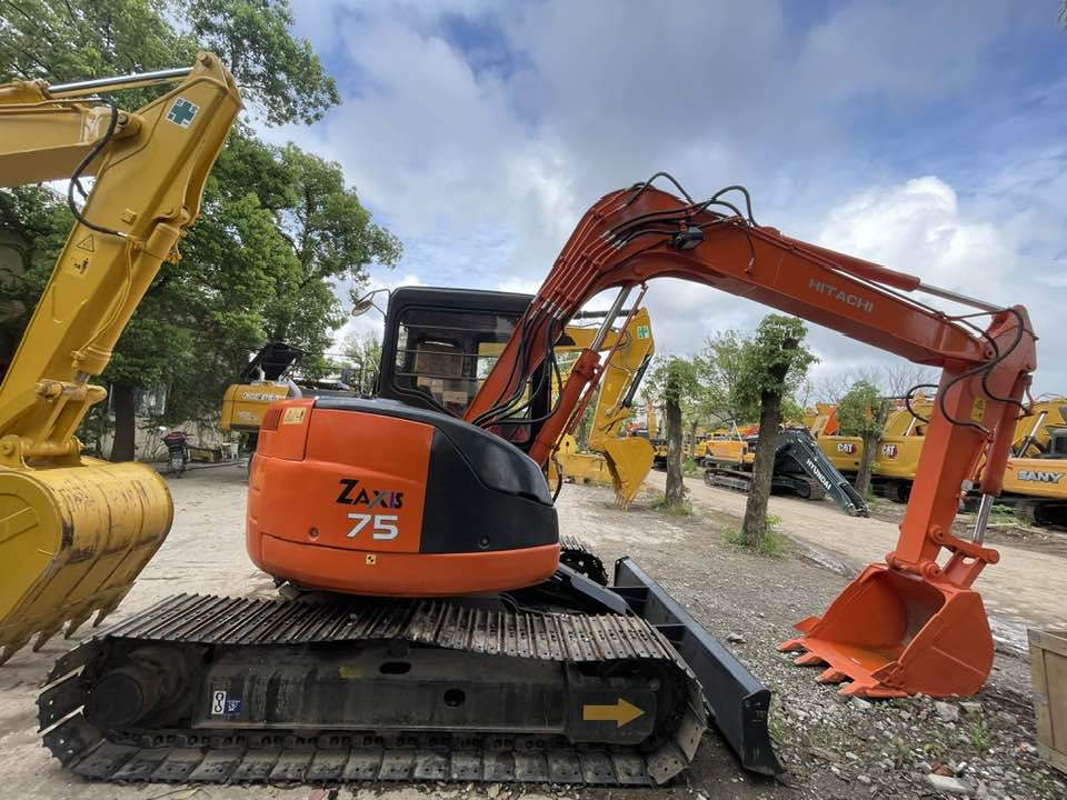 Hitachi ZAXIS 75 - 미니 굴삭기 : 사진 5 Hitachi ZAXIS 75 - 미니 굴삭기 : 사진 5