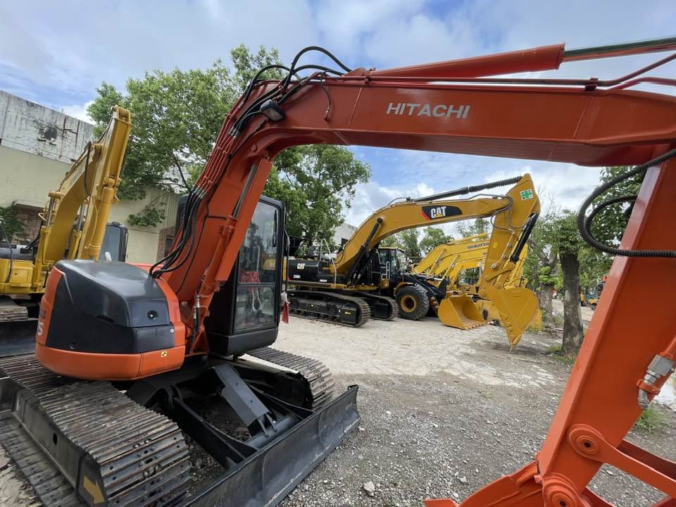 Hitachi ZAXIS 75 - 미니 굴삭기 : 사진 1 Hitachi ZAXIS 75 - 미니 굴삭기 : 사진 1