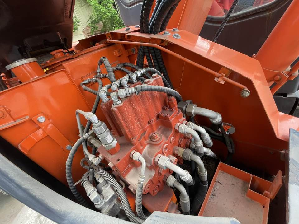 Hitachi ZAXIS 75 - 미니 굴삭기 : 사진 2 Hitachi ZAXIS 75 - 미니 굴삭기 : 사진 2