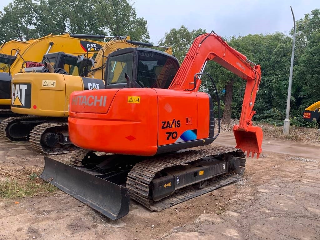 Hitachi Zaxis 70 - 크롤러 굴삭기 : 사진 1 Hitachi Zaxis 70 - 크롤러 굴삭기 : 사진 1