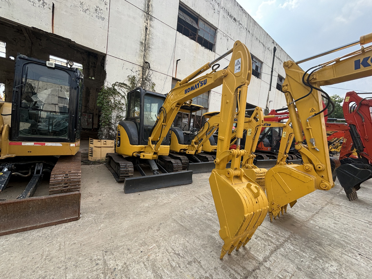 KOMATSU PC35MR - 미니 굴삭기 : 사진 1 KOMATSU PC35MR - 미니 굴삭기 : 사진 1