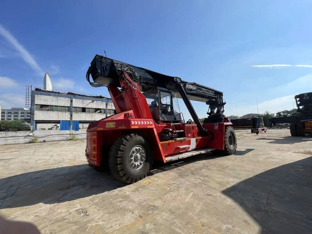 Kalmar DRF 450-650S5 - 전천후 지형 크레인 : 사진 1 Kalmar DRF 450-650S5 - 전천후 지형 크레인 : 사진 1