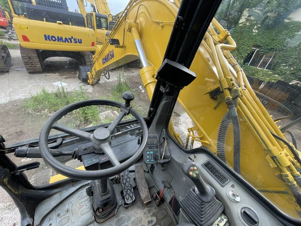 Komatsu PC160LC - 휠 굴삭기 : 사진 2 Komatsu PC160LC - 휠 굴삭기 : 사진 2