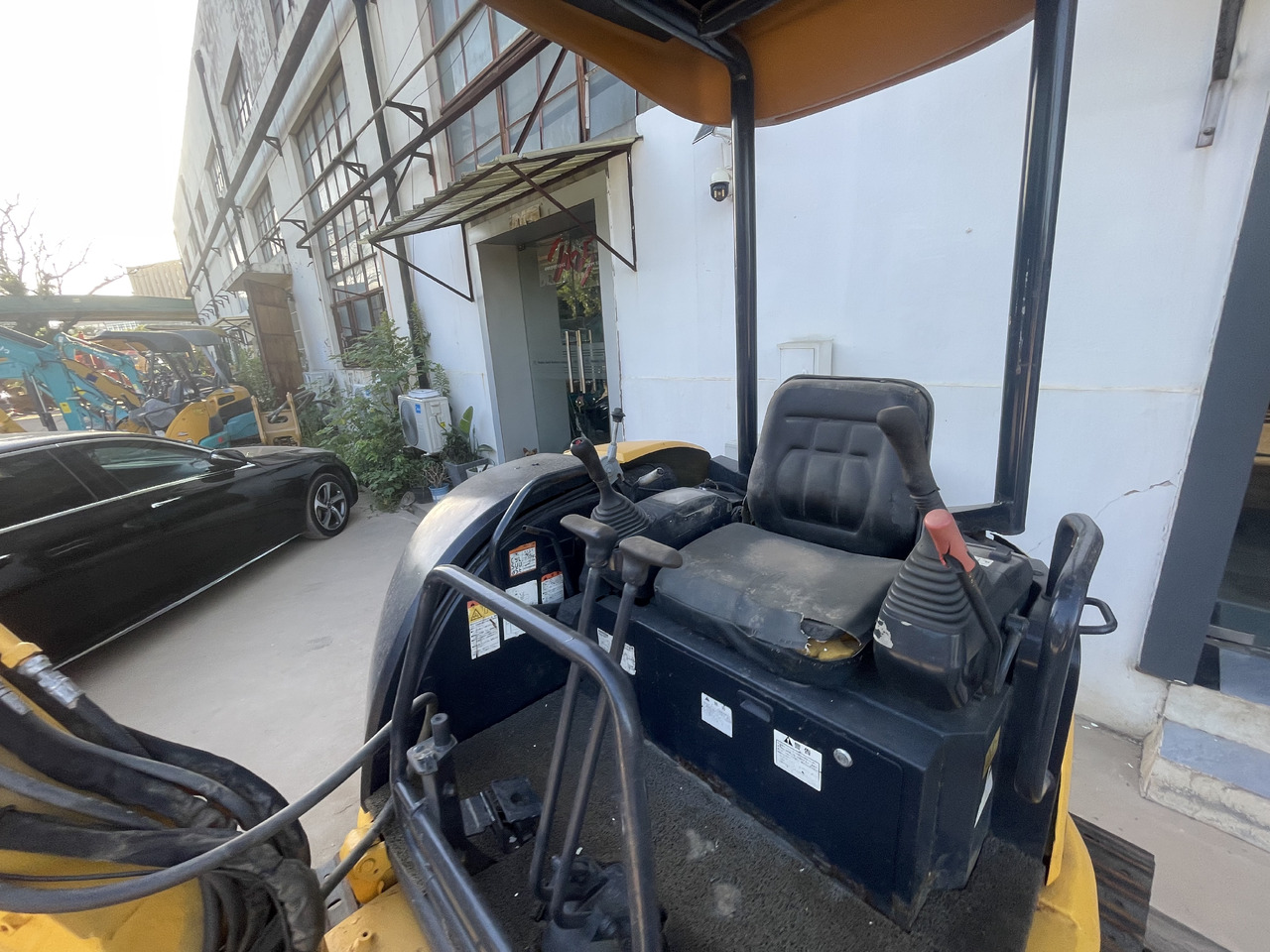 Komatsu PC30MR-5 - 미니 굴삭기 : 사진 2 Komatsu PC30MR-5 - 미니 굴삭기 : 사진 2