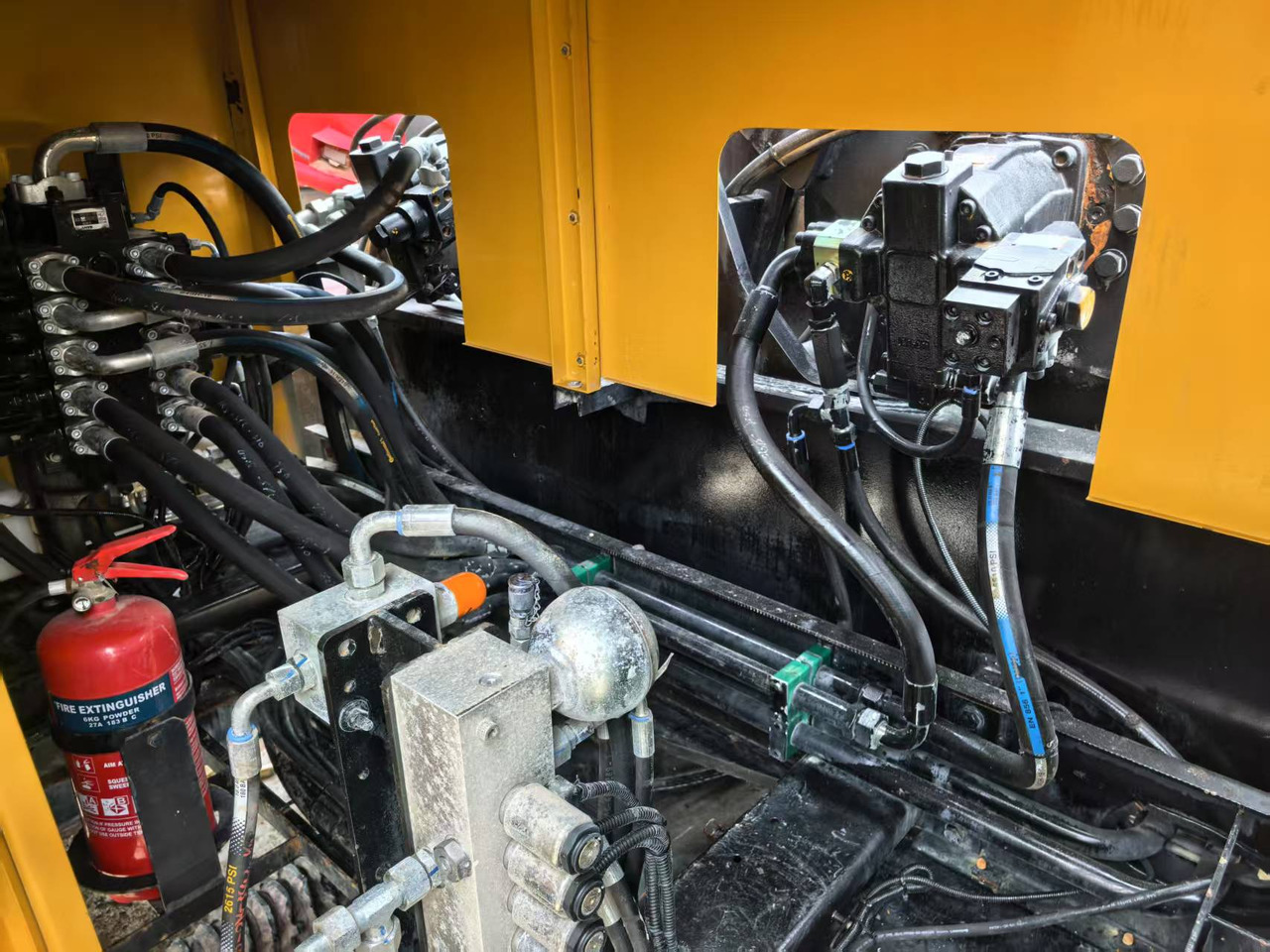 SANY SCC1000A-6 - 크롤러 크레인 : 사진 3 SANY SCC1000A-6 - 크롤러 크레인 : 사진 3