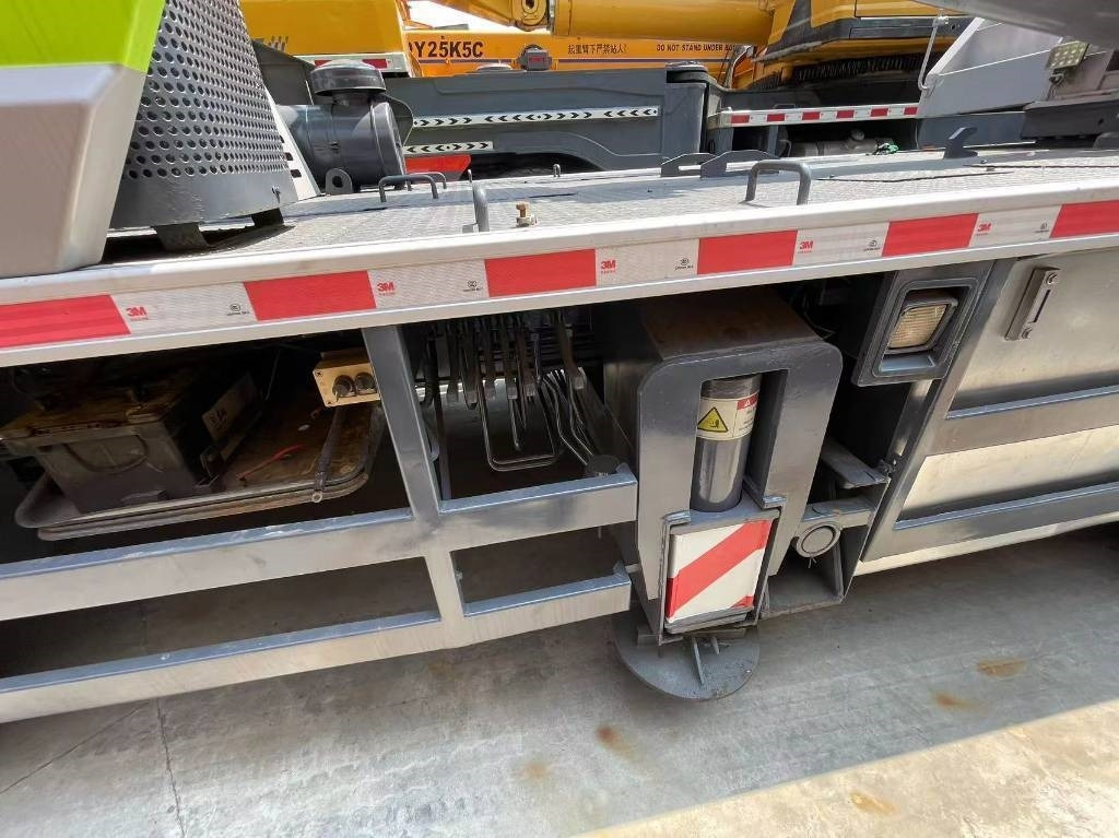 리스 Zoomlion ZTC251V  Zoomlion ZTC251V : 사진 9