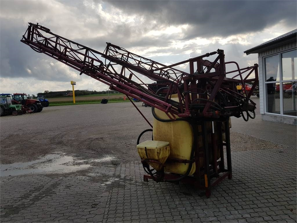 Hardi 1200L, 20 M. MED EL - 트랙터 탑재 스프레이 : 사진 3 Hardi 1200L, 20 M. MED EL - 트랙터 탑재 스프레이 : 사진 3