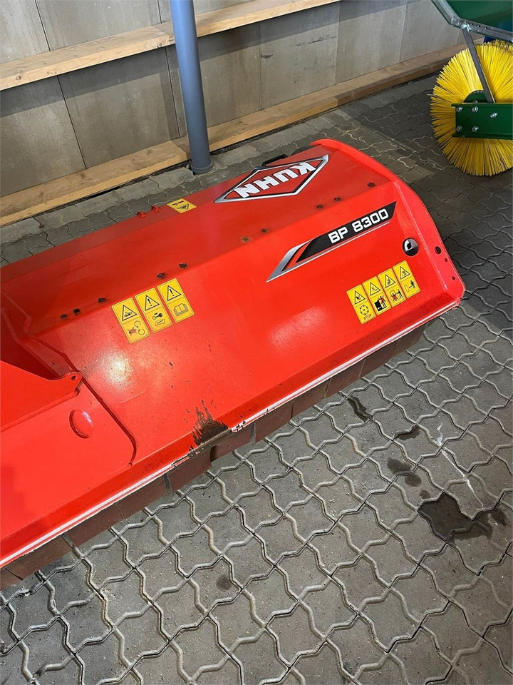 Kuhn BP 8300 - 플레일 모어 : 사진 3 Kuhn BP 8300 - 플레일 모어 : 사진 3