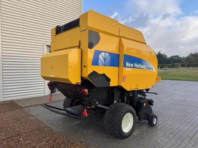 New Holland BR7070 - 원형 베일러 : 사진 3 New Holland BR7070 - 원형 베일러 : 사진 3