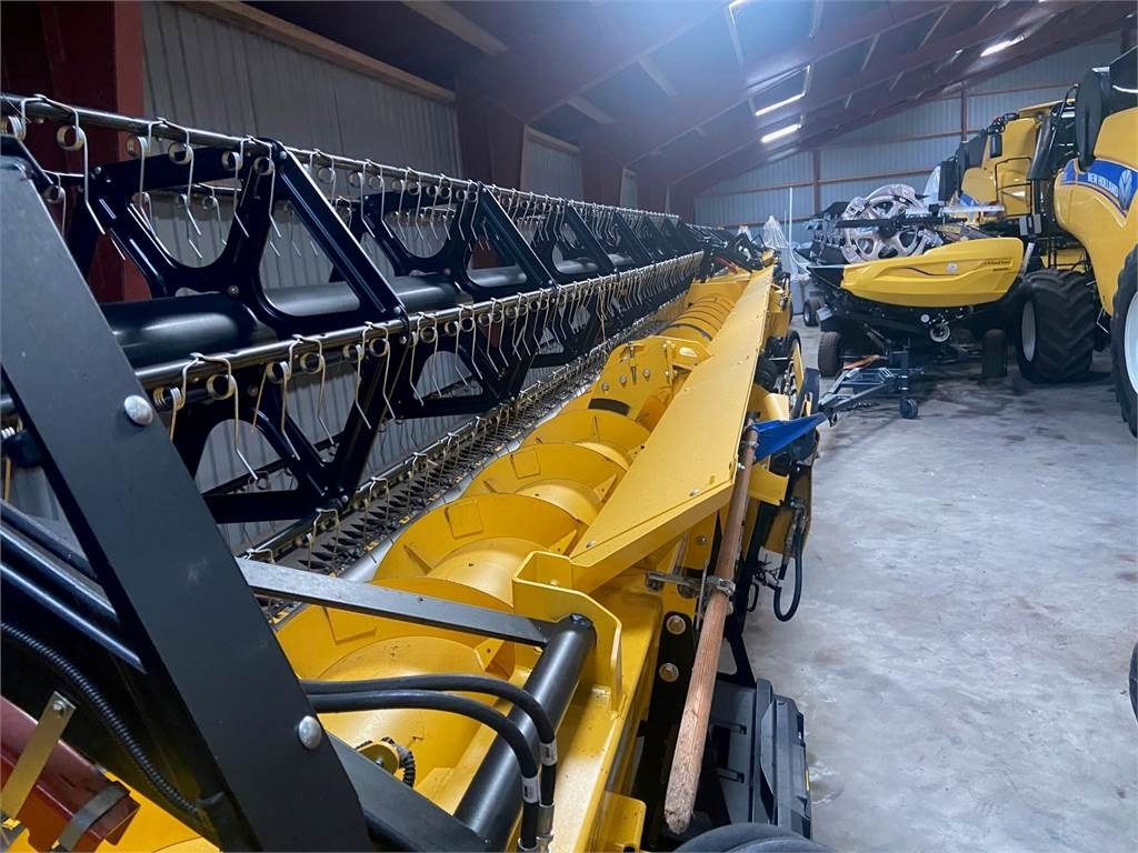 New Holland CR9.90 ST.V EU AMEA - 목초수확기 : 사진 4 New Holland CR9.90 ST.V EU AMEA - 목초수확기 : 사진 4