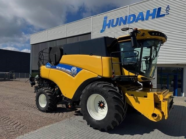 New Holland CR9.90 TIER4 - 목초수확기 : 사진 1 New Holland CR9.90 TIER4 - 목초수확기 : 사진 1
