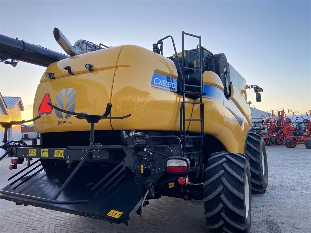 New Holland CX8.90 STAGE5 SLH - 목초수확기 : 사진 3 New Holland CX8.90 STAGE5 SLH - 목초수확기 : 사진 3
