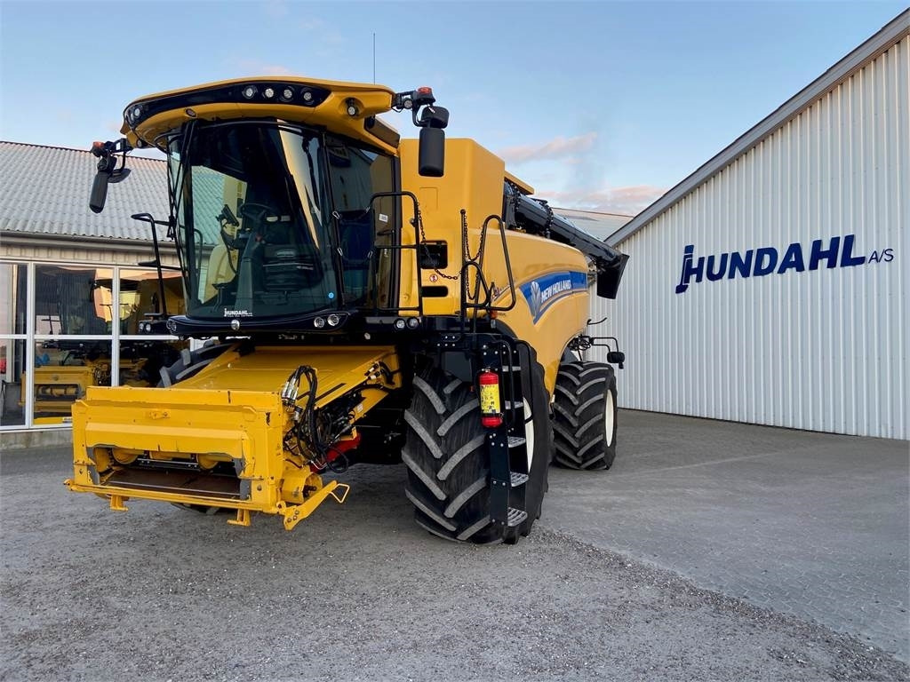 New Holland CX8.90 STAGE5 SLH - 목초수확기 : 사진 1 New Holland CX8.90 STAGE5 SLH - 목초수확기 : 사진 1