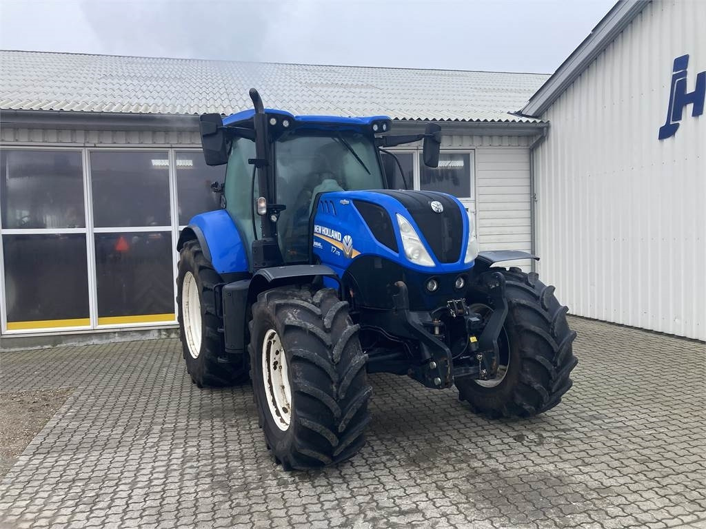 New Holland T7.175 AC MY 18 - 장궤형 트랙터 : 사진 2 New Holland T7.175 AC MY 18 - 장궤형 트랙터 : 사진 2