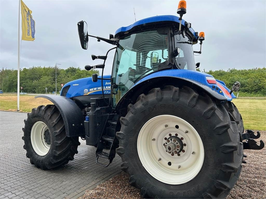 New Holland T7.270AC KEY - 장궤형 트랙터 : 사진 4 New Holland T7.270AC KEY - 장궤형 트랙터 : 사진 4