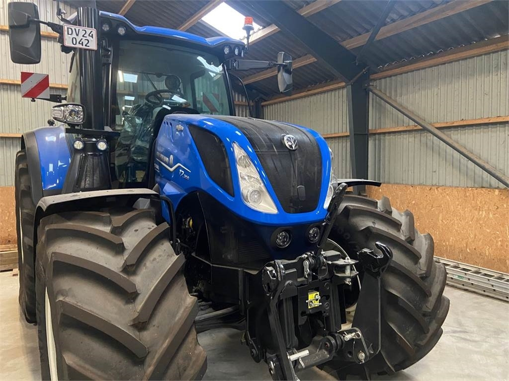 New Holland T7.300 AC NEWG - 장궤형 트랙터 : 사진 1 New Holland T7.300 AC NEWG - 장궤형 트랙터 : 사진 1
