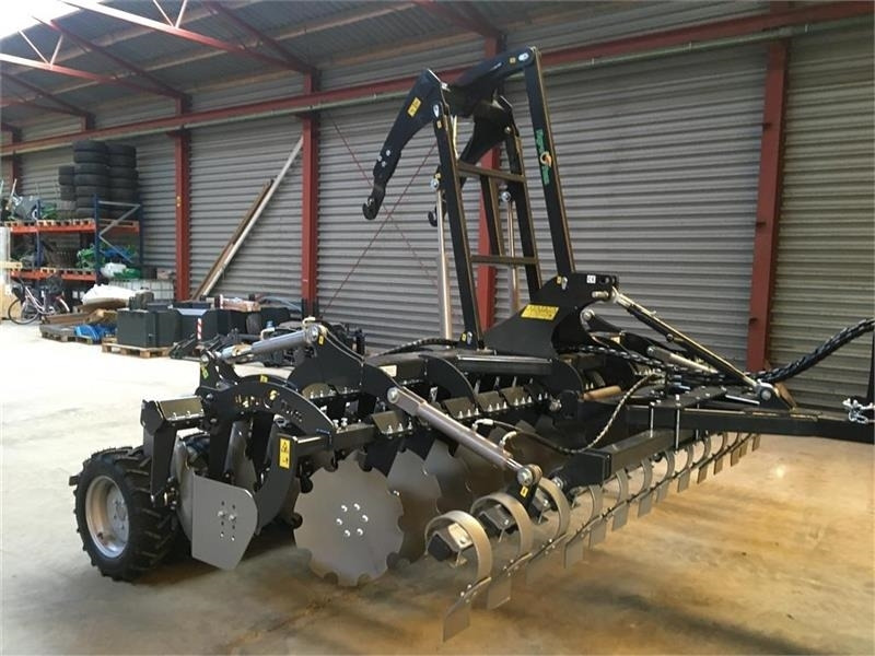 Agro - TOM 4 m. bugseret med slæbeplanke - 체인 해로 : 사진 1 Agro - TOM 4 m. bugseret med slæbeplanke - 체인 해로 : 사진 1