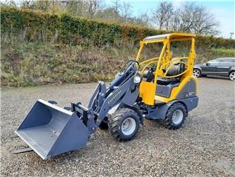 Eurotrac W11 Mellem arm - 수확기 : 사진 1 Eurotrac W11 Mellem arm - 수확기 : 사진 1